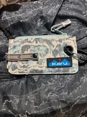 Kavu 6”x 3” Canvas Clipper Card Case in Teal, Cream, Black